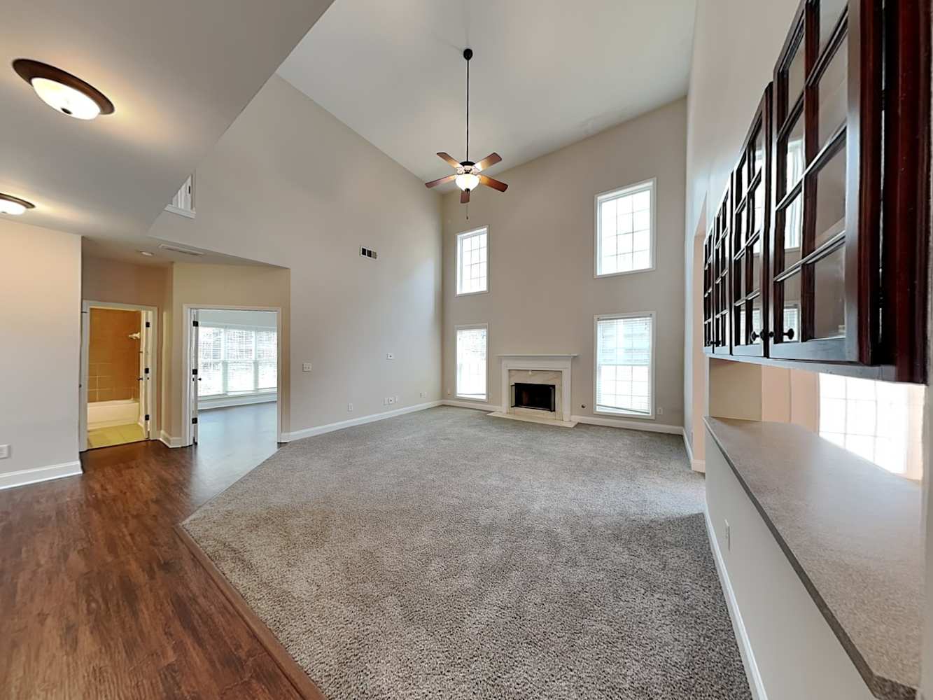625 Excalibur Ct SE photo 5