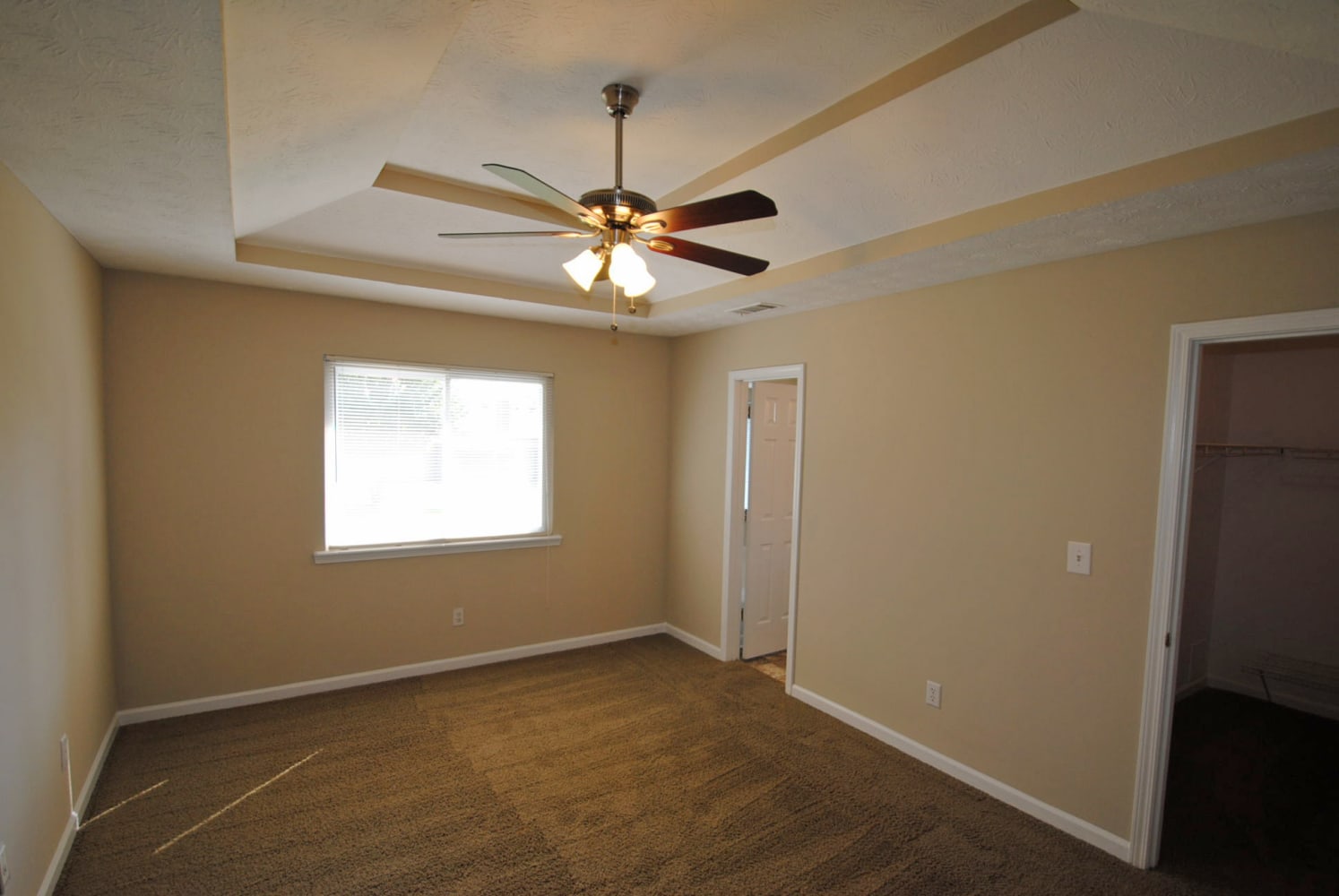 1009 Boardwalk Dr photo 4
