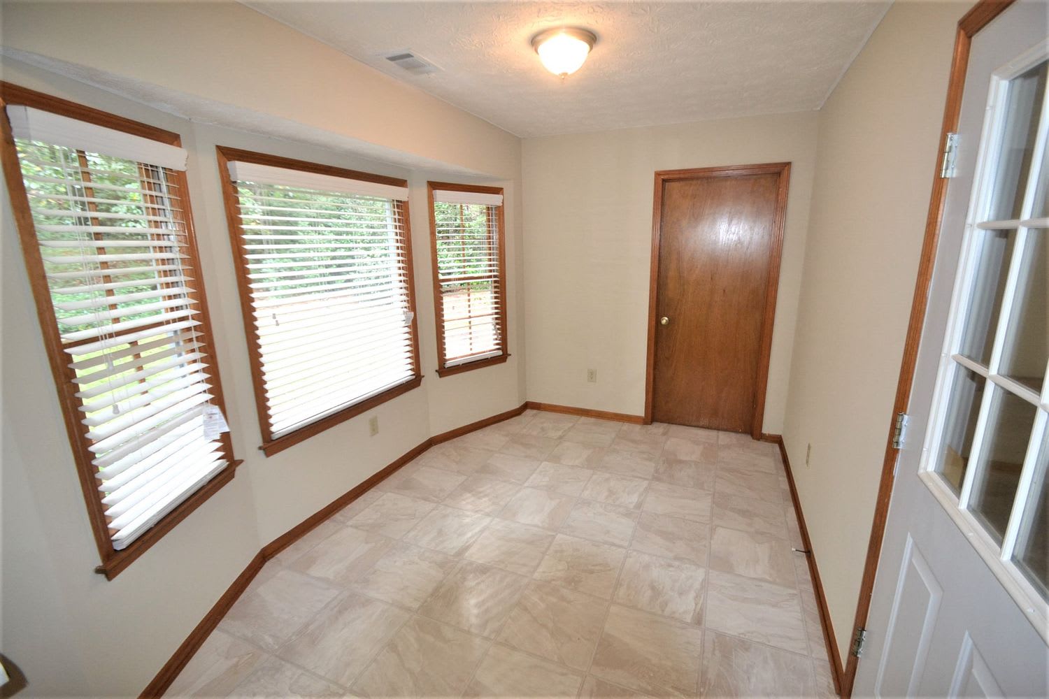 2170 Lost Forest Ln SW photo 4
