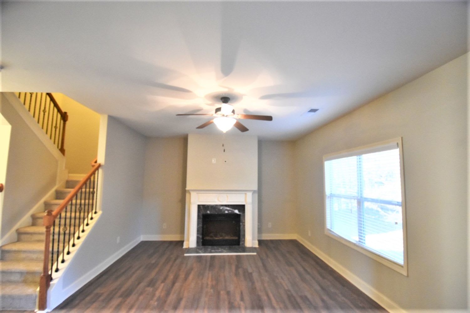 948 Pine Ln photo 3