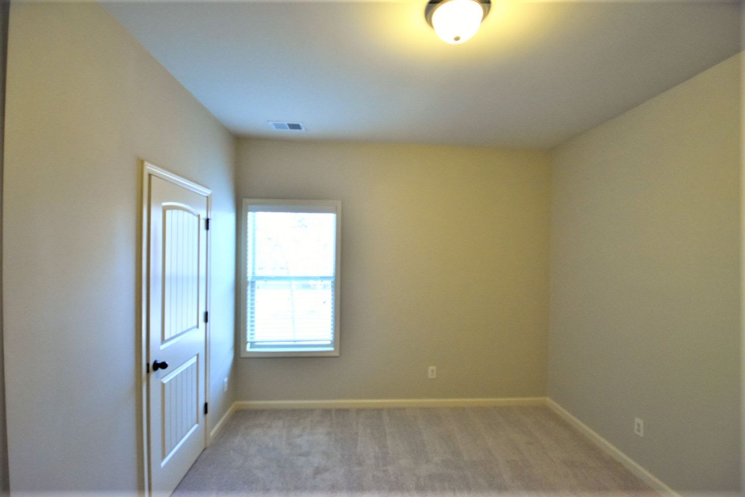 948 Pine Ln photo 4