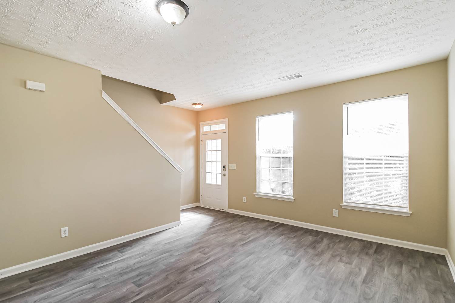 3924 Shenfield Dr photo 5