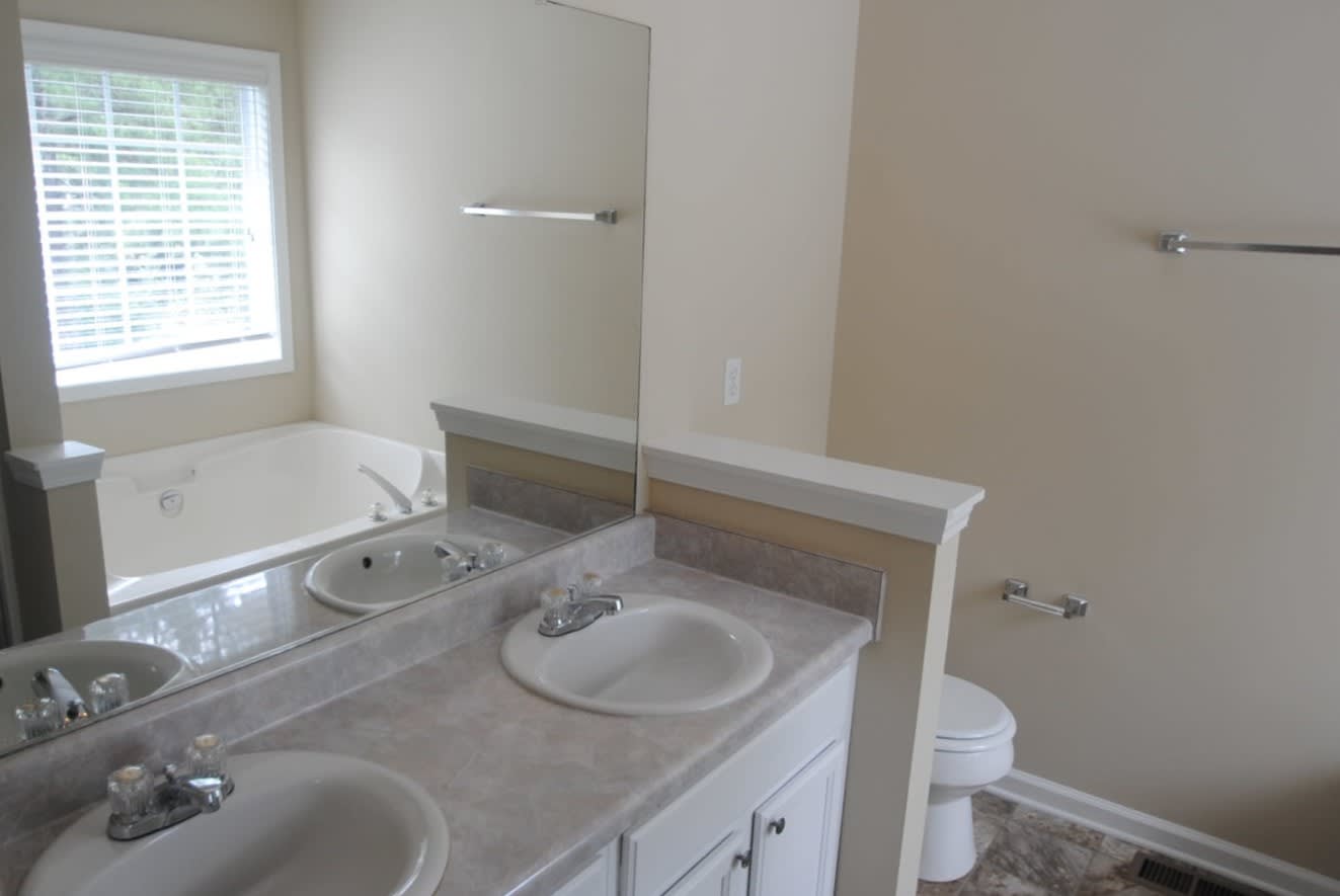 24 Fairview Hts photo 5