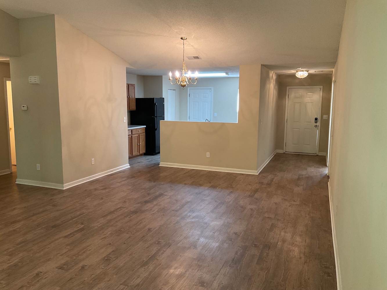 3035 Pebble Creek Ln photo 2