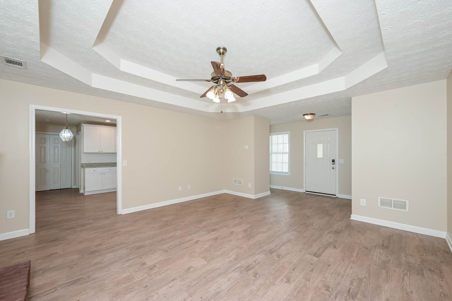 2990 Lenora Springs Dr photo 5