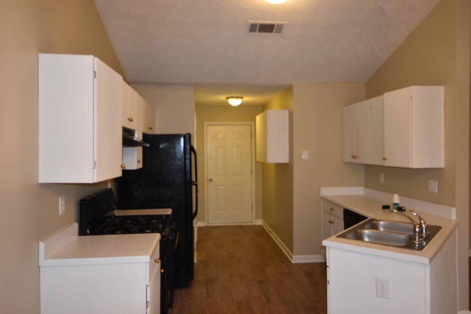 3219 Sentinel Cir photo 4