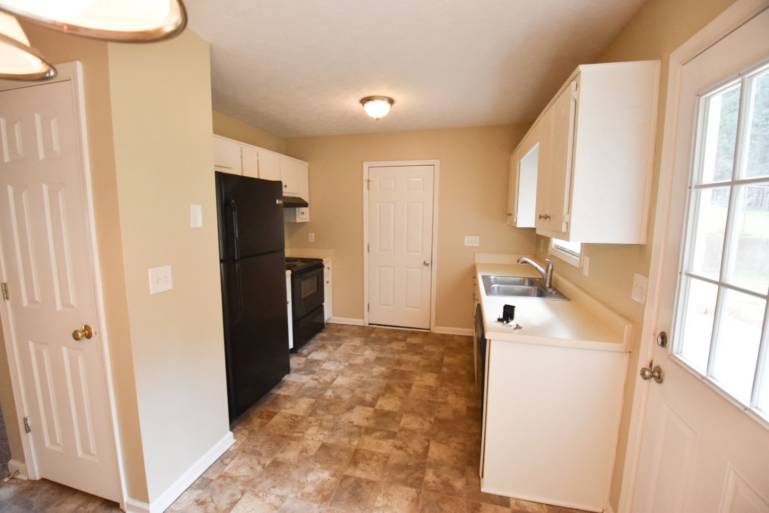 2709 Glendale Dr photo 3