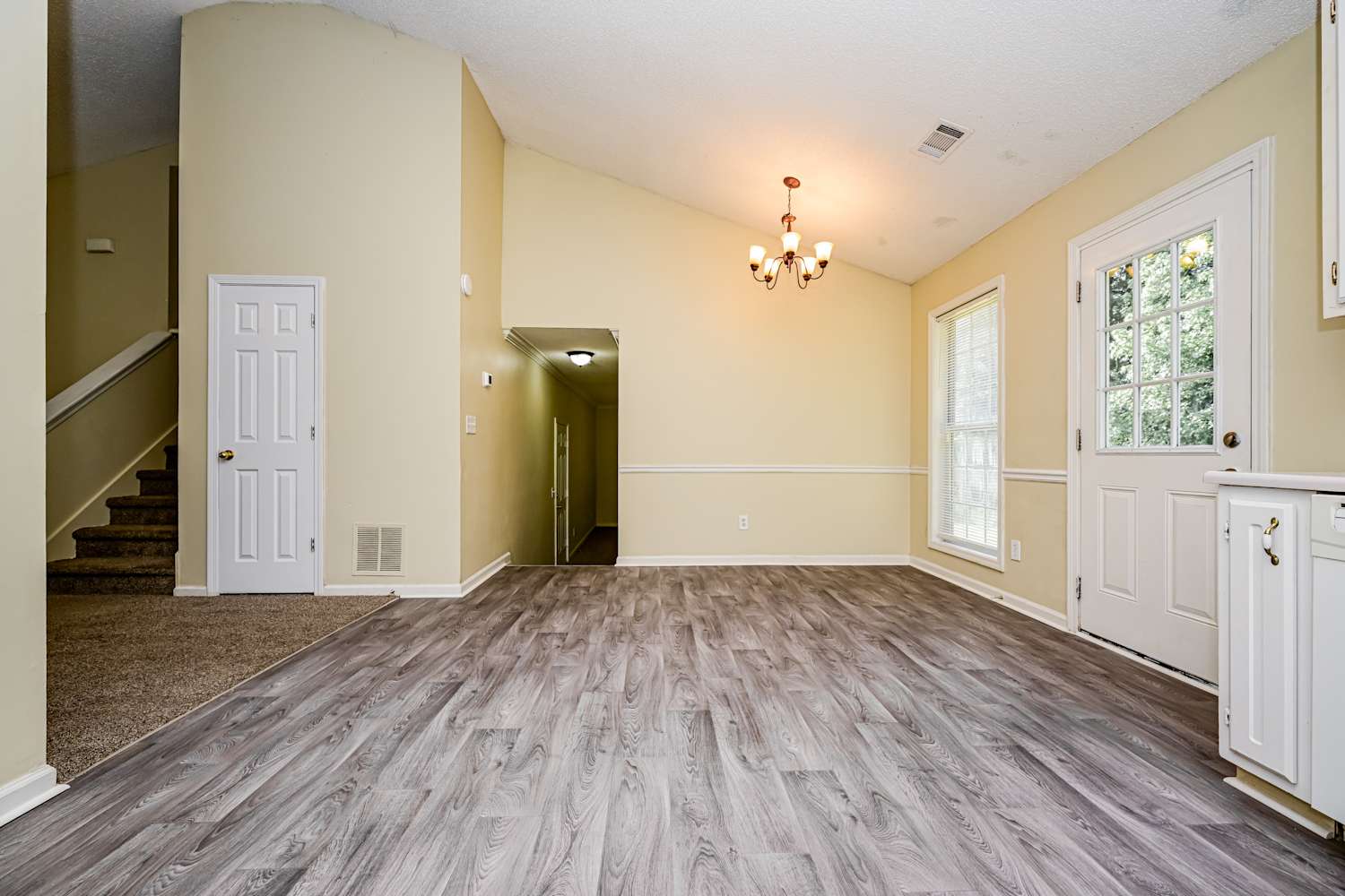 193 Windsor Cir photo 5