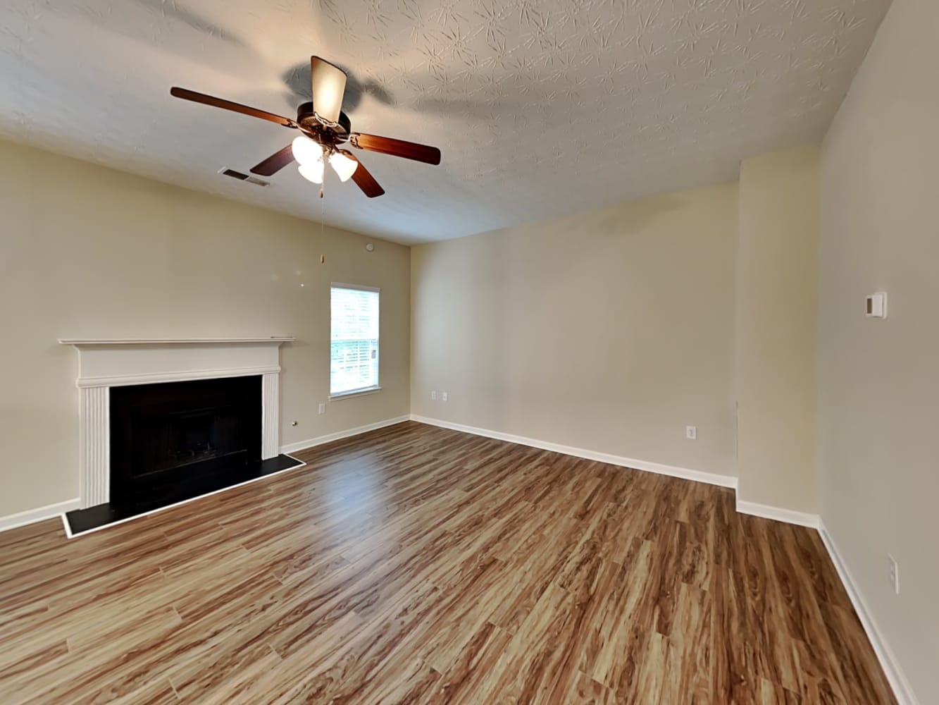 609 Michael Cir photo 5