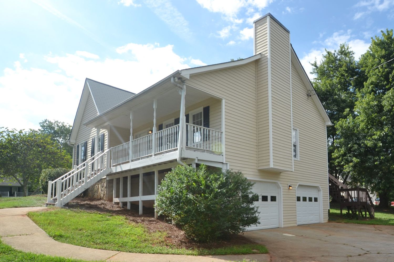 445 Raven Dr photo 2