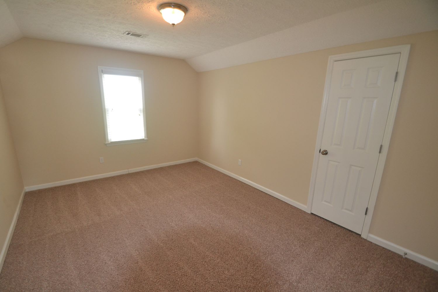 445 Raven Dr photo 5