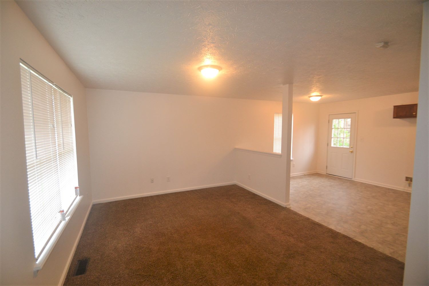 295 Rustin Dr photo 2