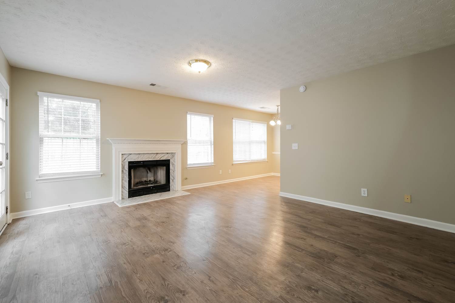 2195 Lexington Ln photo 5