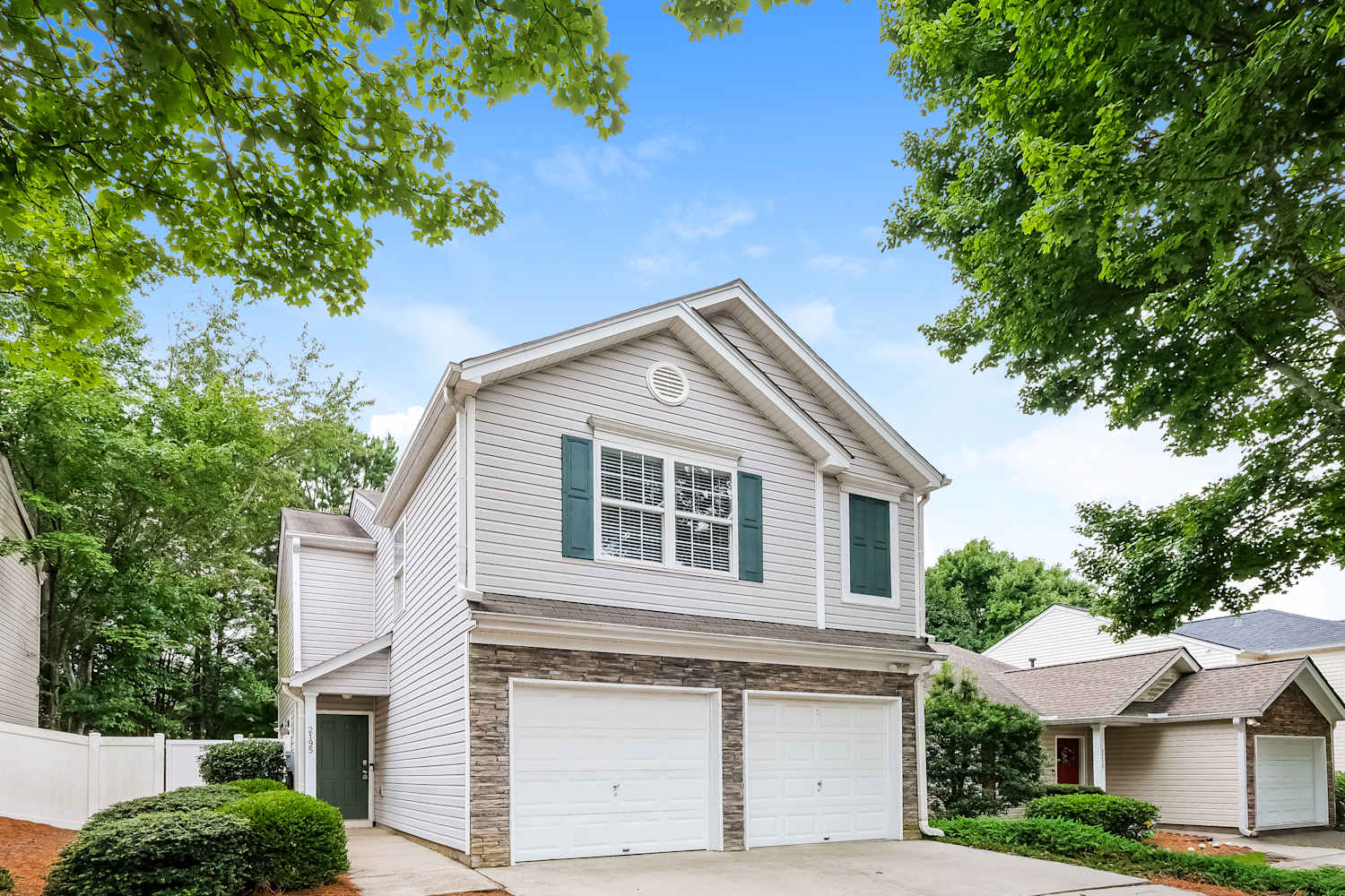 2195 Lexington Ln photo 2