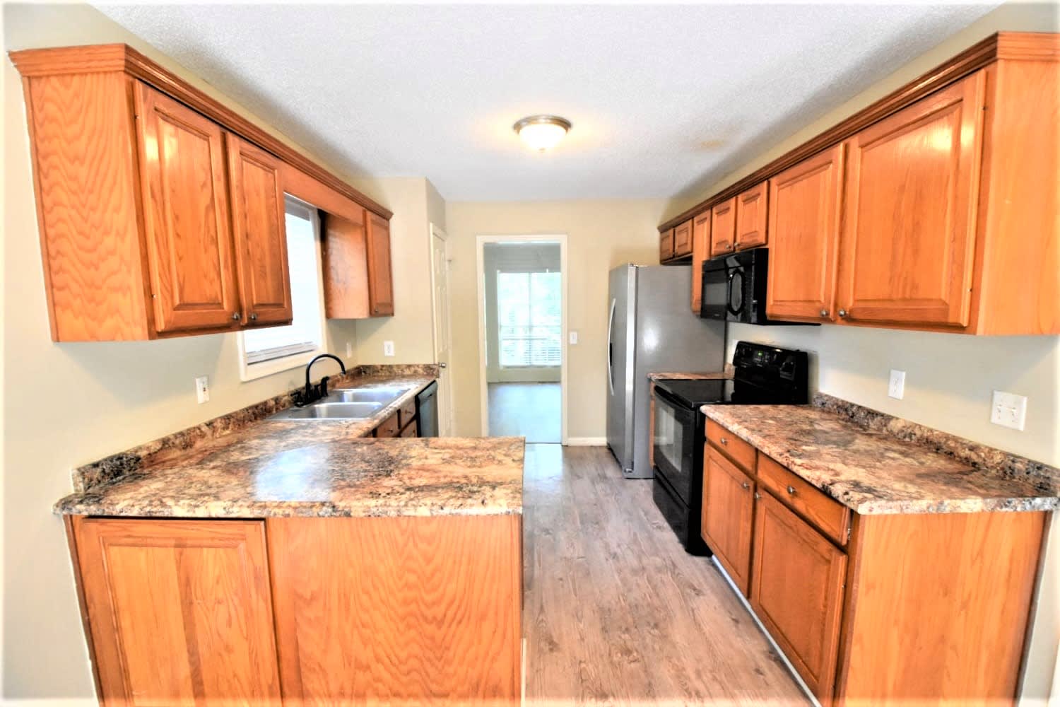 1885 Chadwick Dr photo 4