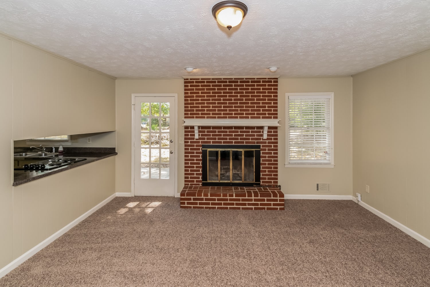2764 Michelle Cir photo 4