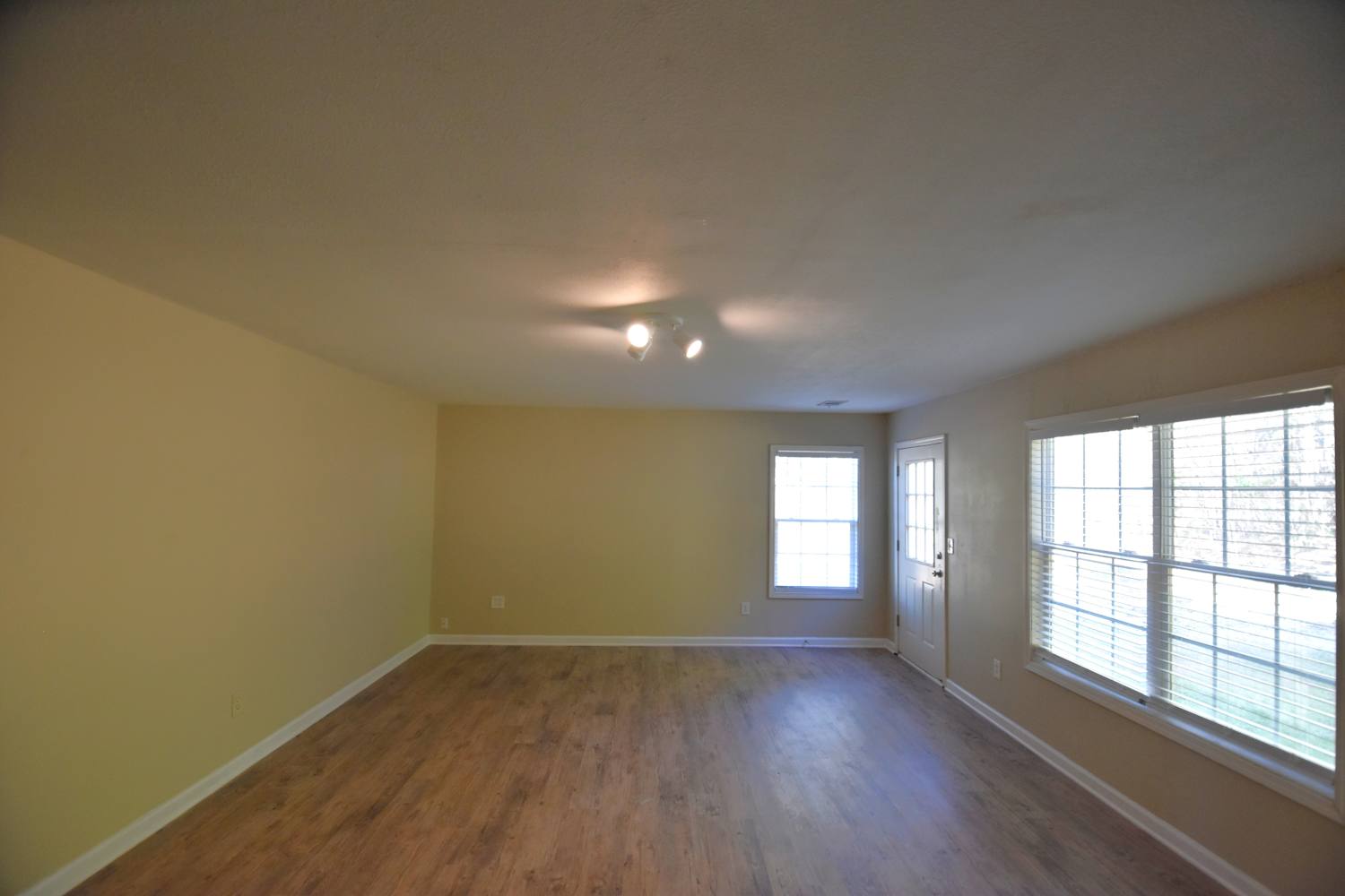 309 Ryan Rd photo 2
