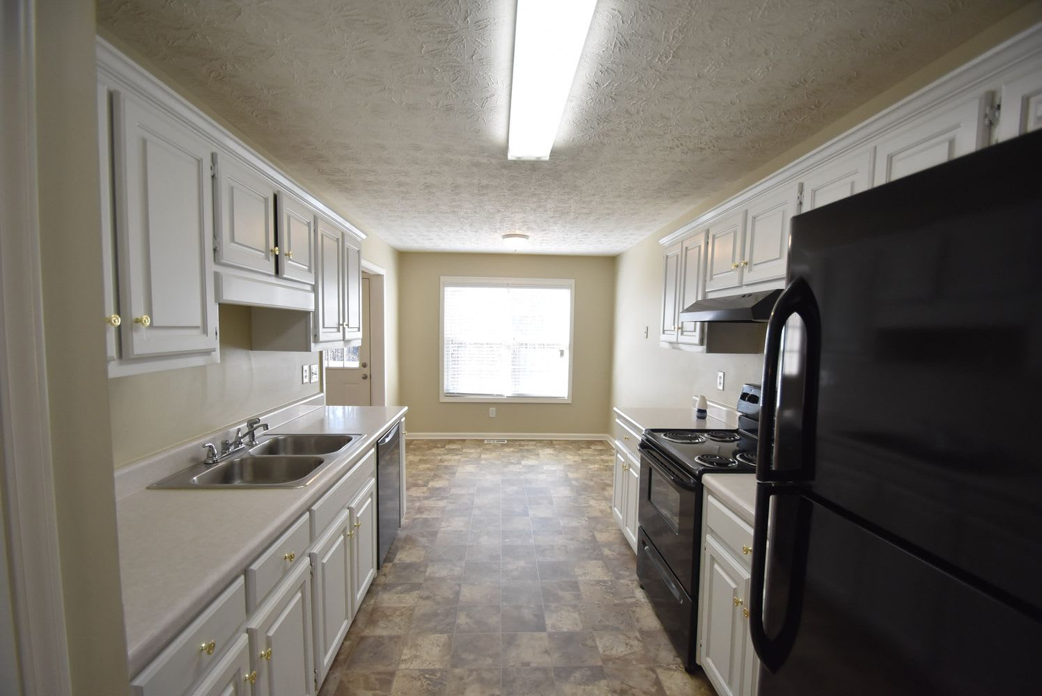 1112 Summer Chase Dr photo 3