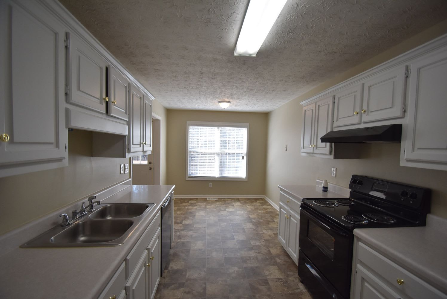 1112 Summer Chase Dr photo 4