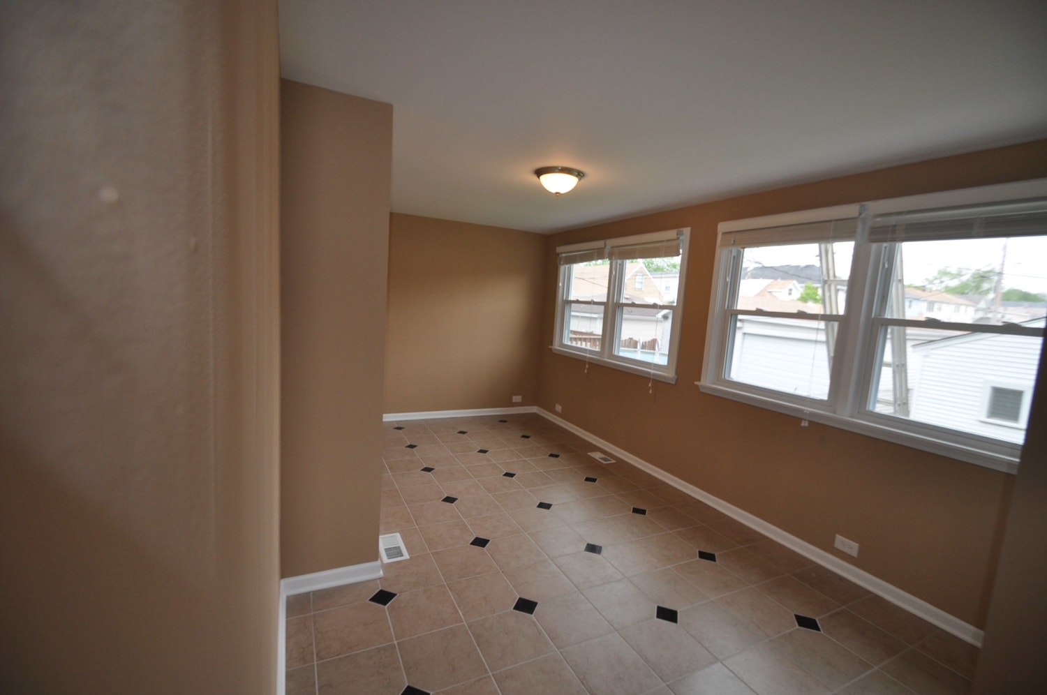 6042 W Bryn Mawr Ave photo 3