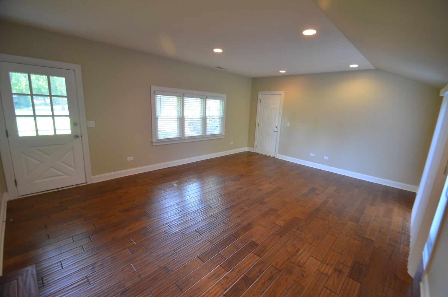 400 N Richmond Ave photo 3