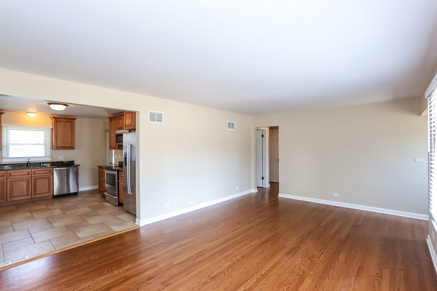 180 S Oakland Grv photo 5