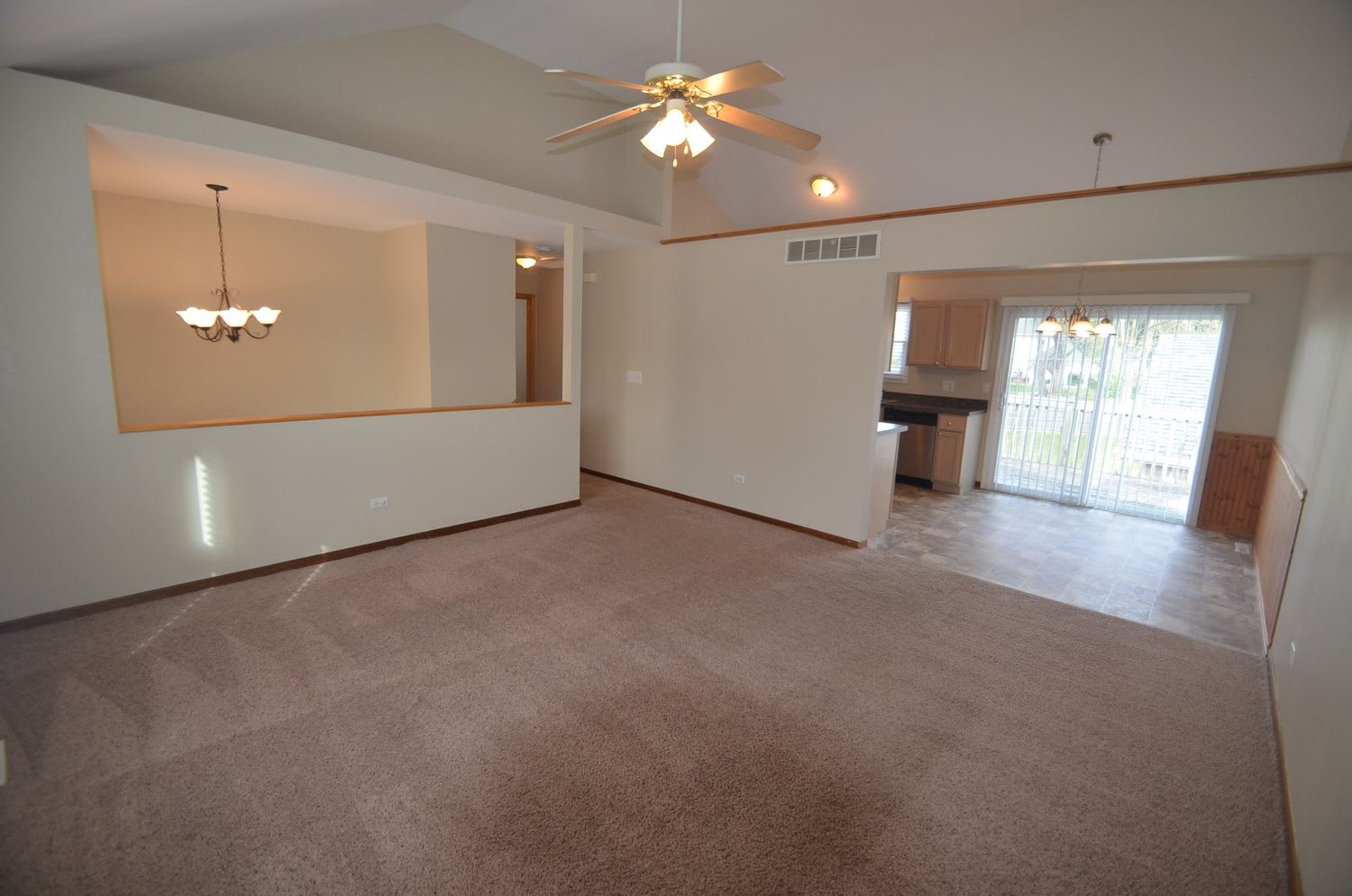 833 N Elmwood Dr photo 3