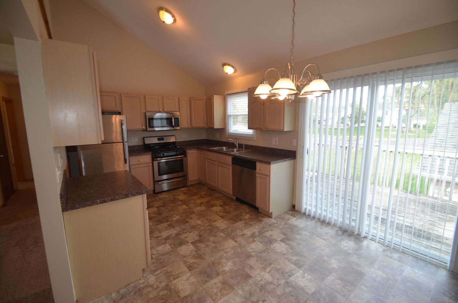 833 N Elmwood Dr photo 4