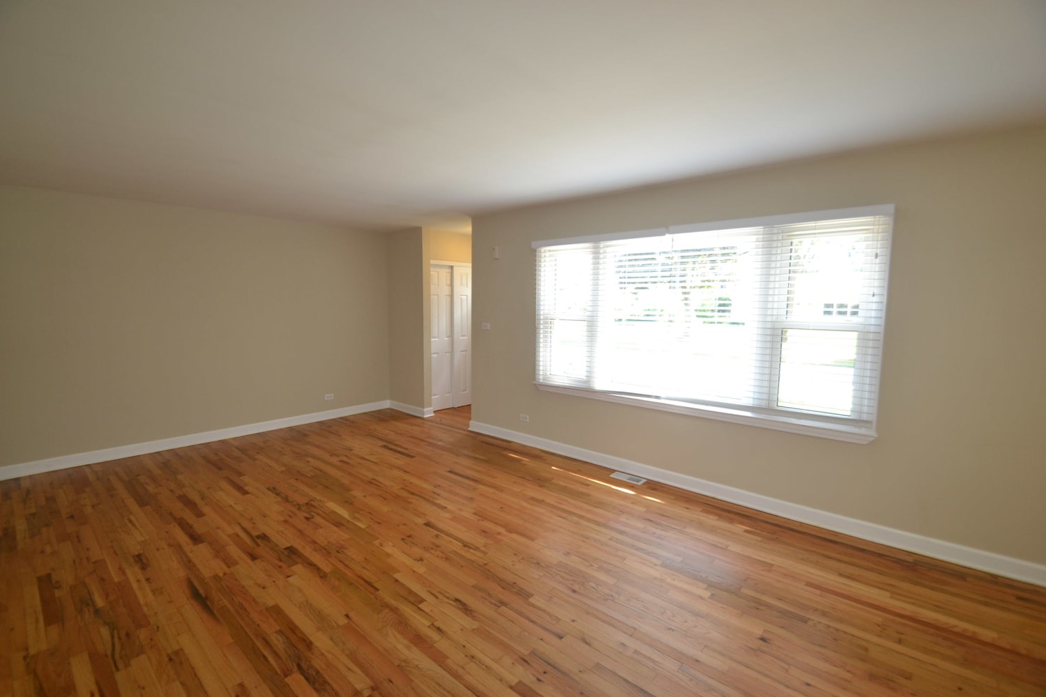 680 Mohave St photo 2