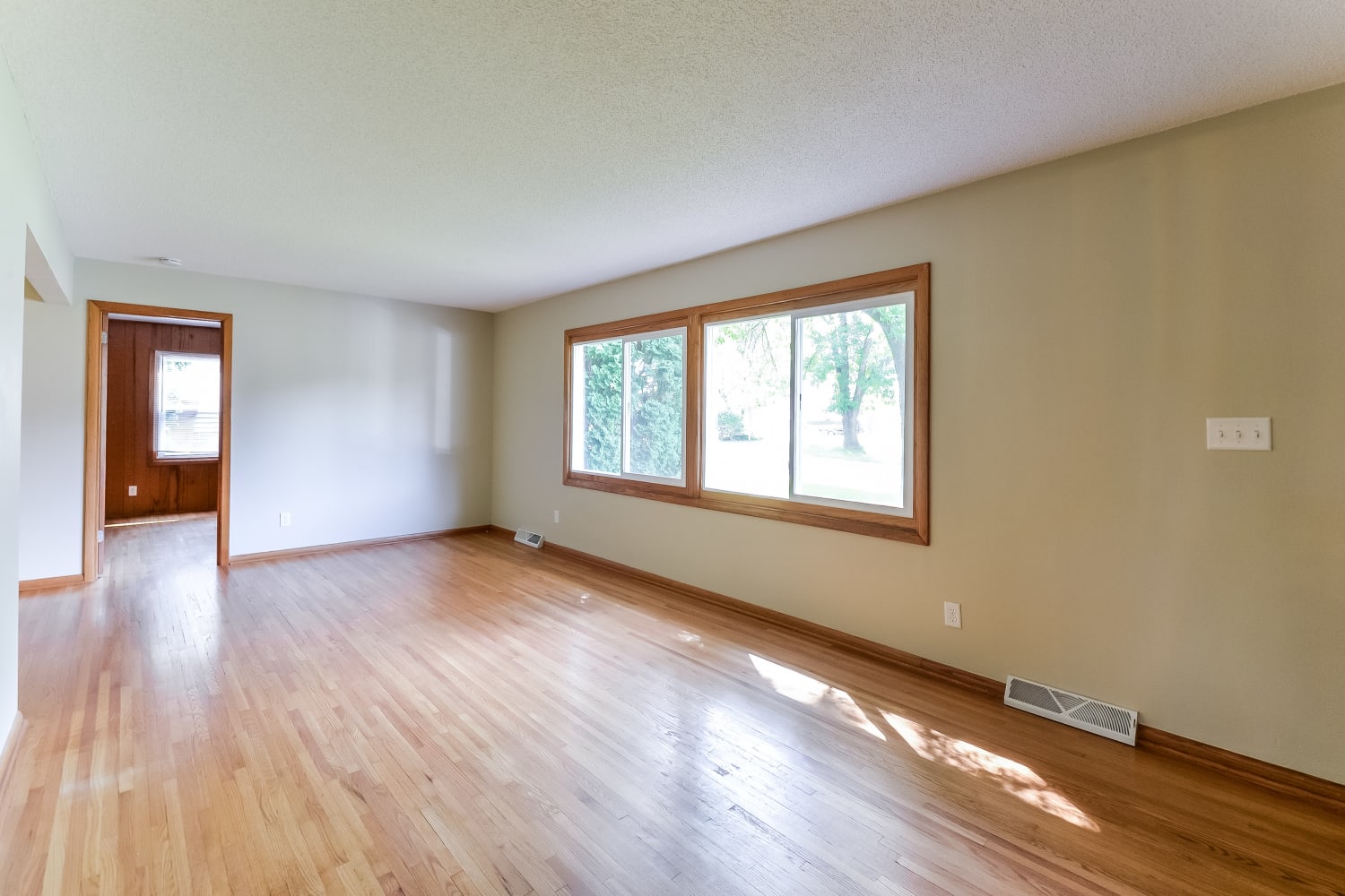 3790 Grand Ave photo 5