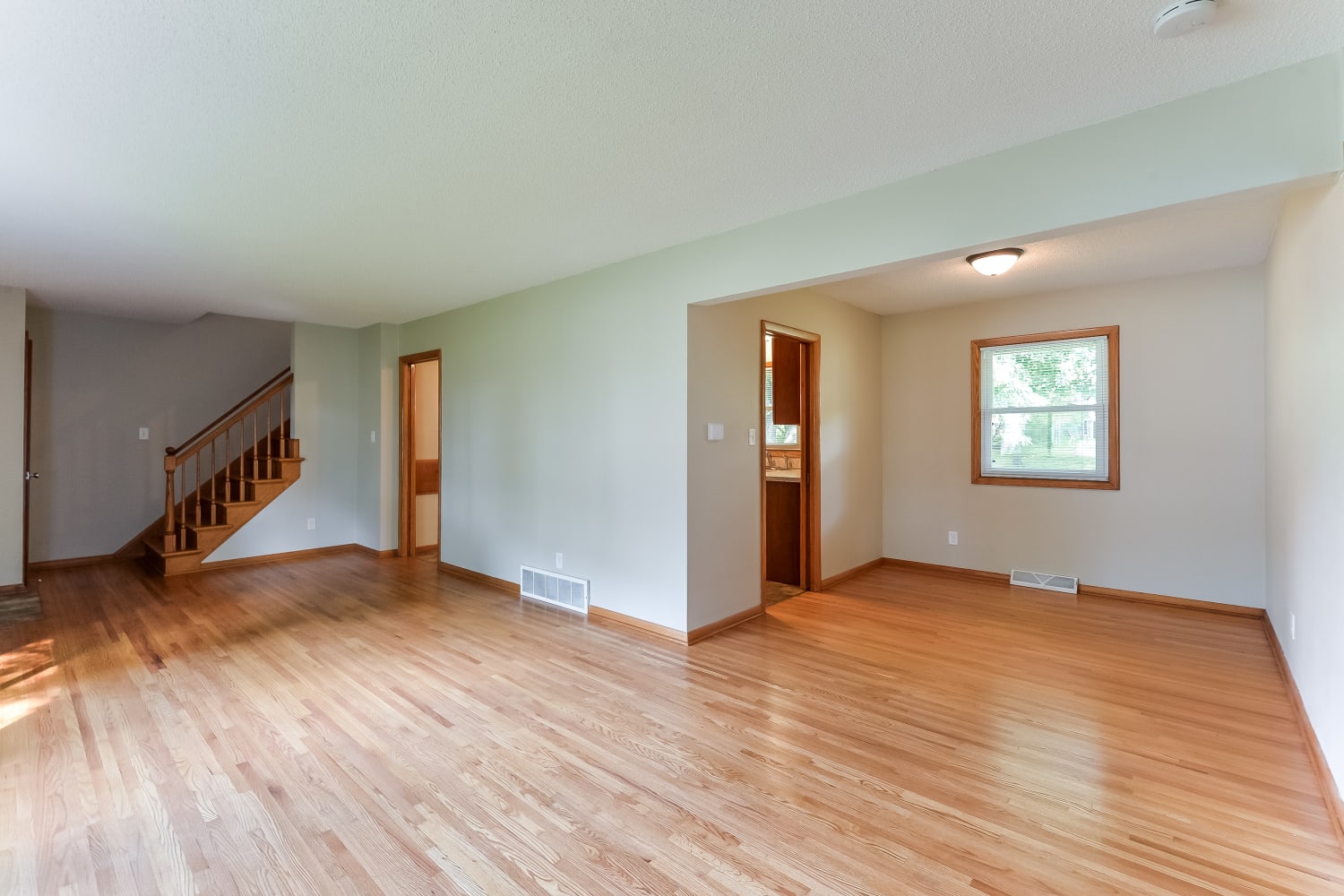 3790 Grand Ave photo 4