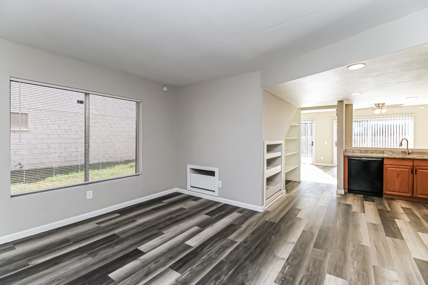 2717 W Estrella Drive photo 5
