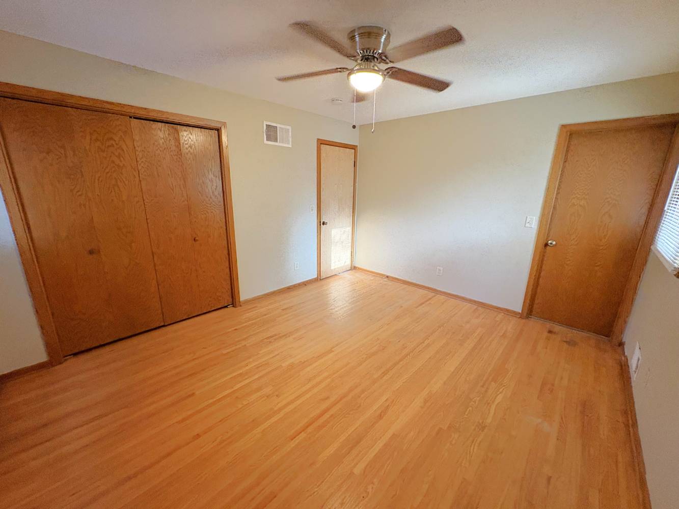 1411 Bidwell St photo 5