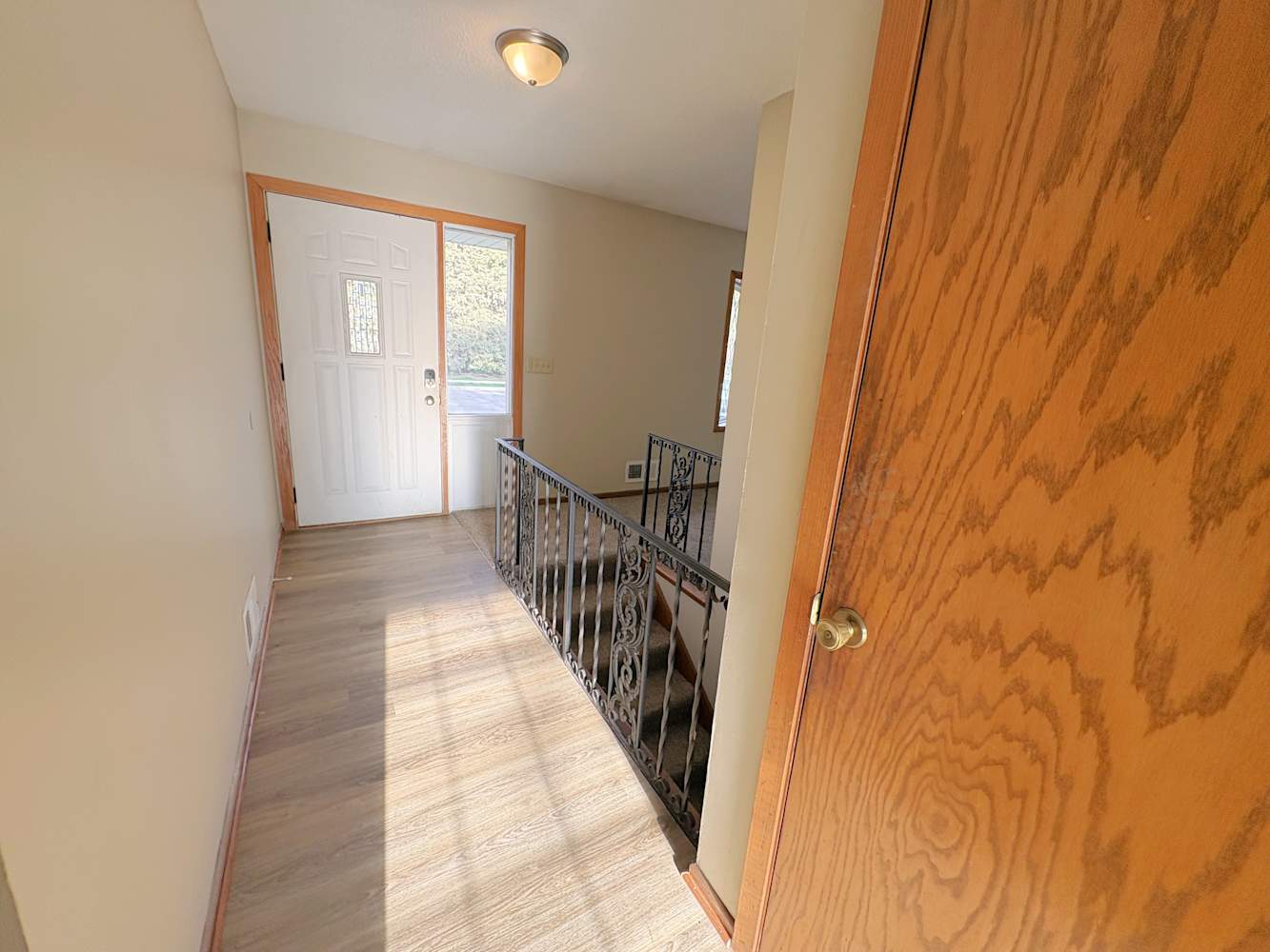1411 Bidwell St photo 2