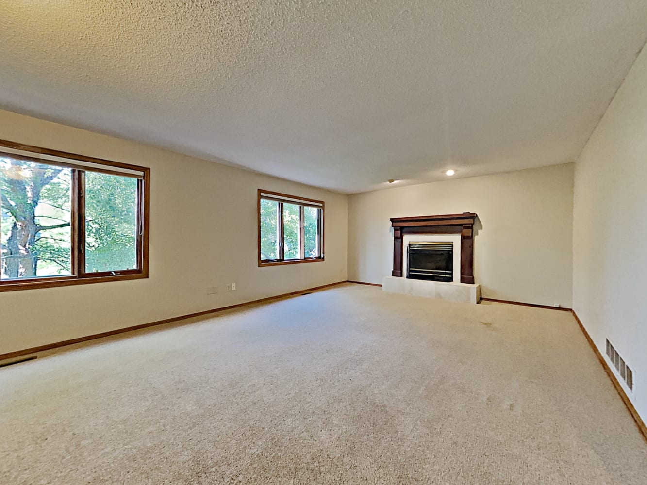 1953 118th Ln NE photo 5