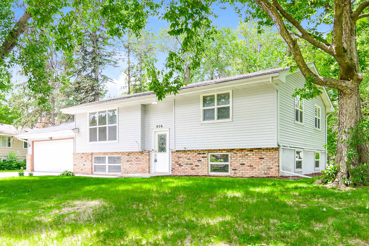906 Ghostley Ln N photo 4