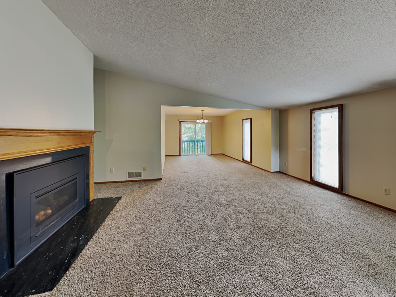 6171 Kerry Ln NE photo 4