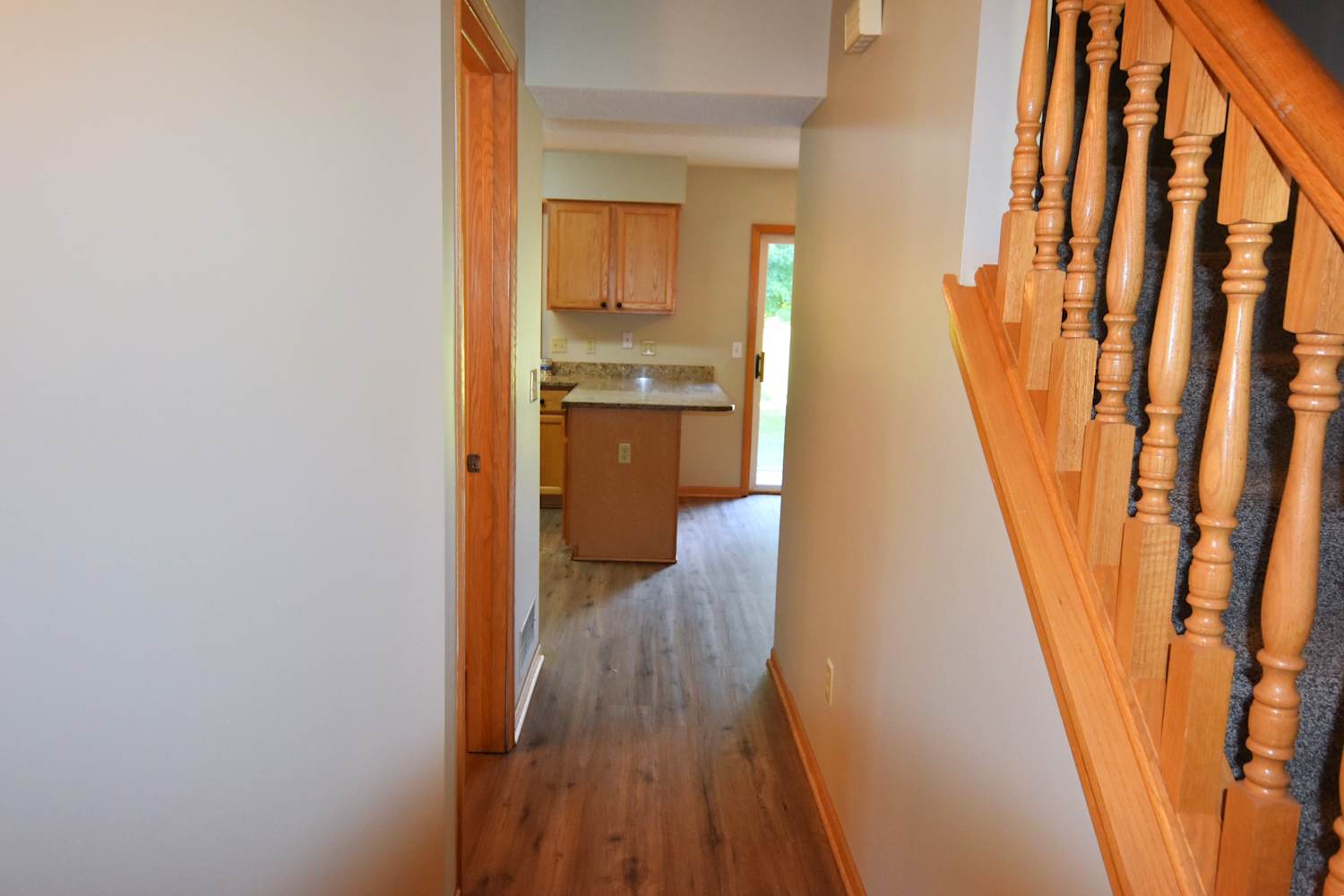 16599 Horizon Ave photo 2