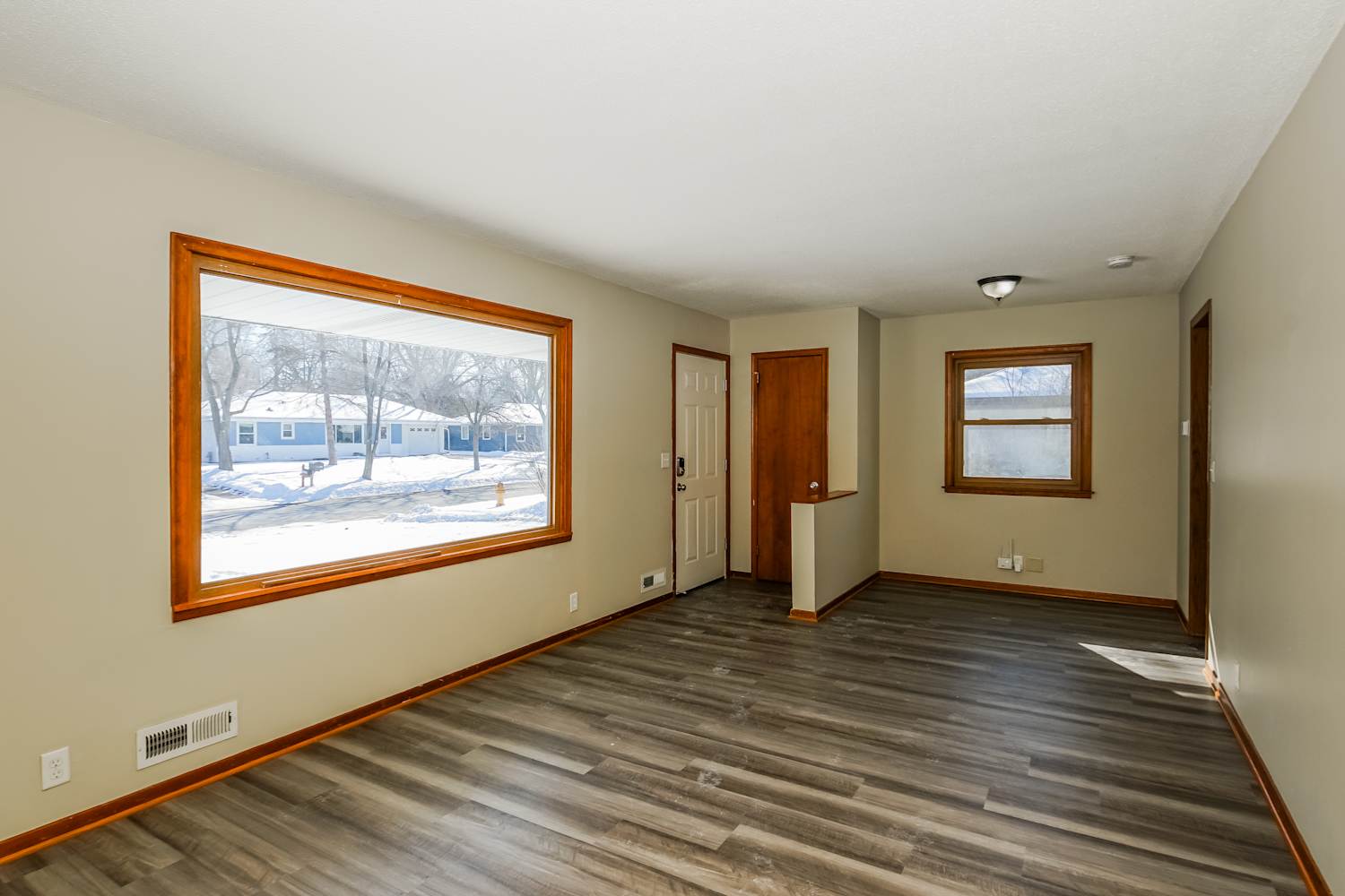 11418 Wren St NW photo 4