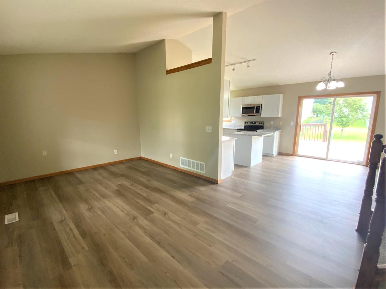 10128 45th Pl NE photo 3