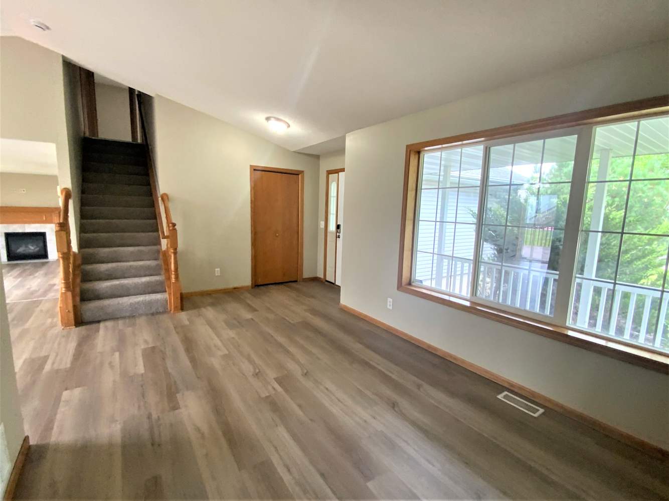 10128 45th Pl NE photo 2