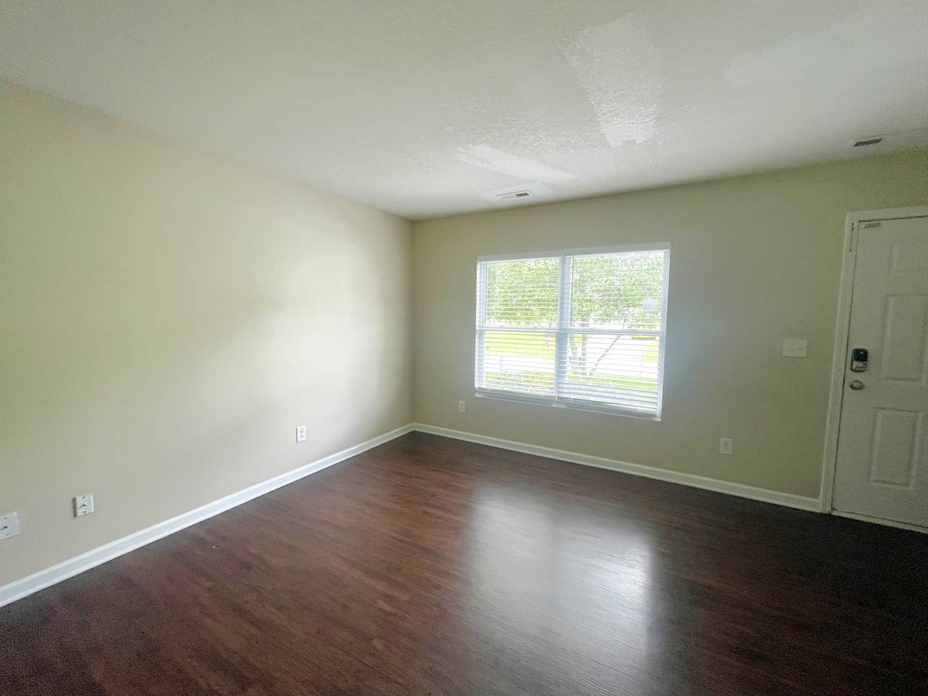 1737 Red Bird Cir photo 4