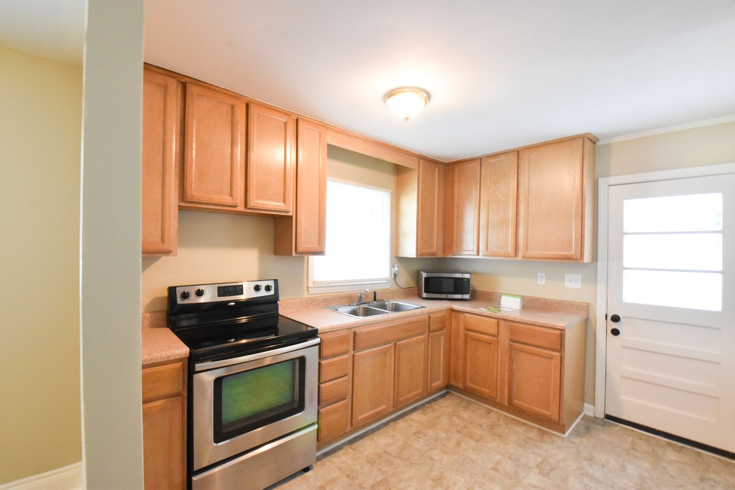 530 Kenlough Dr photo 3