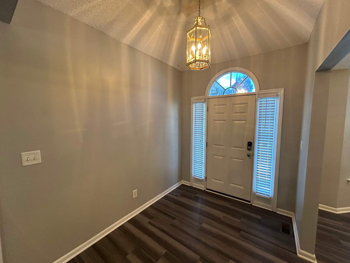 129 Deerfield Dr photo 4