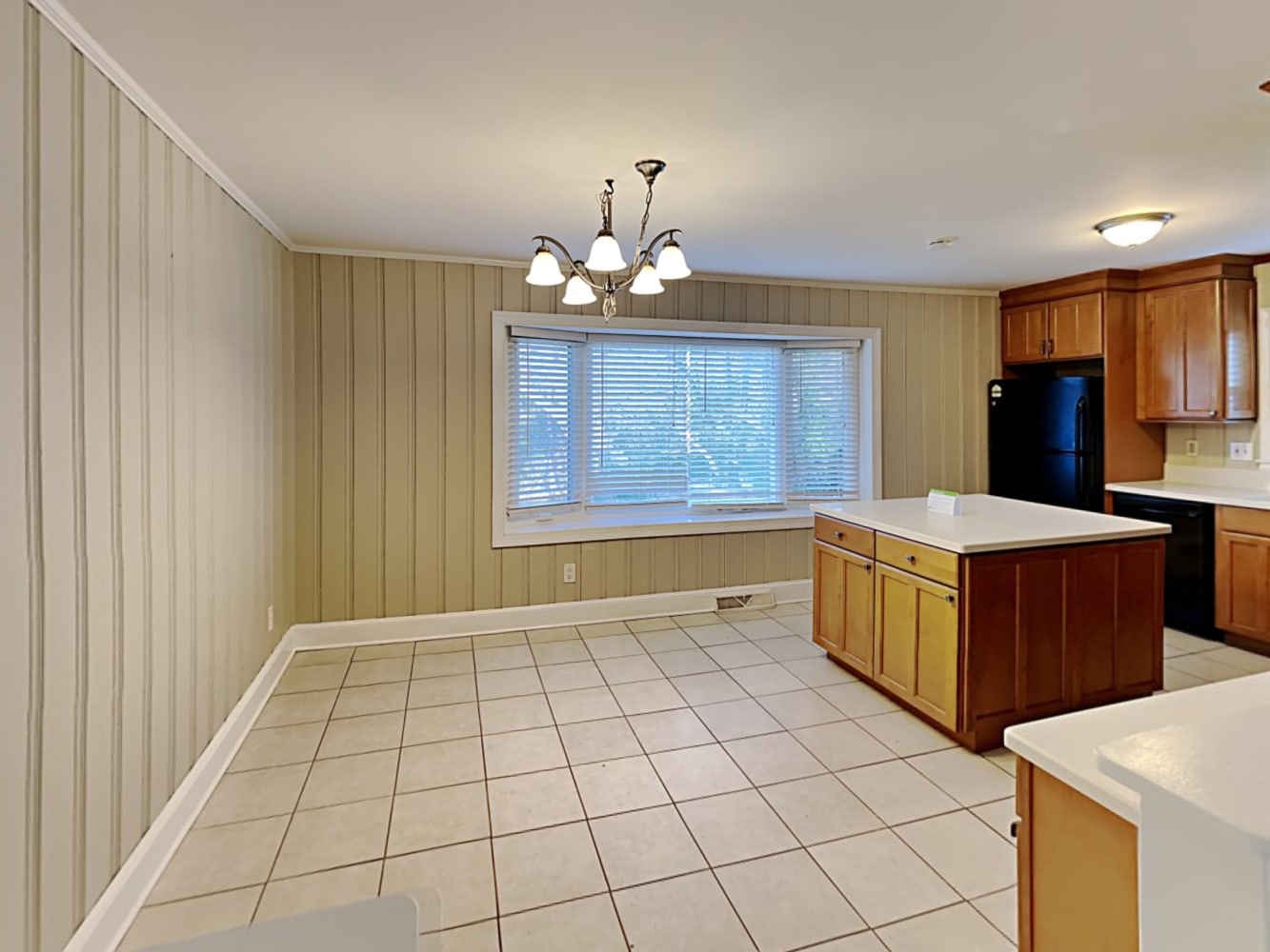 2009 Brookdale Ave photo 5