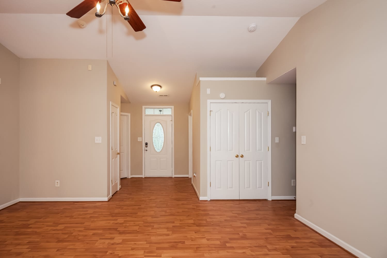 5733 Shining Oak Ln photo 3