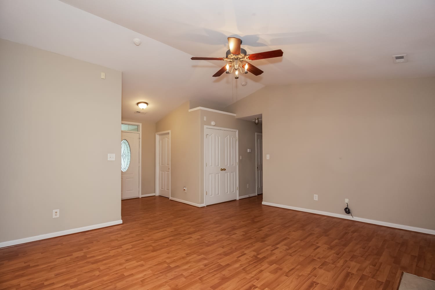 5733 Shining Oak Ln photo 4