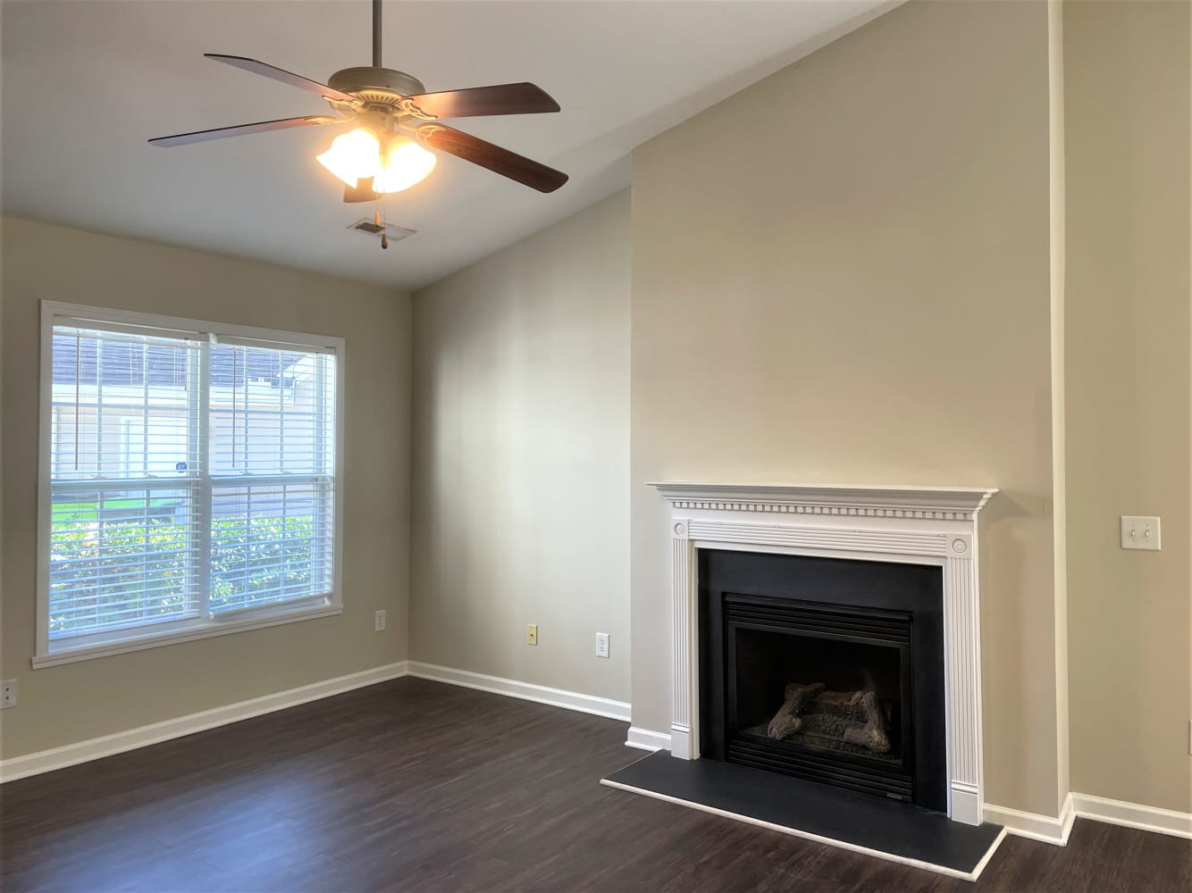 5288 Mount Hope Dr photo 4