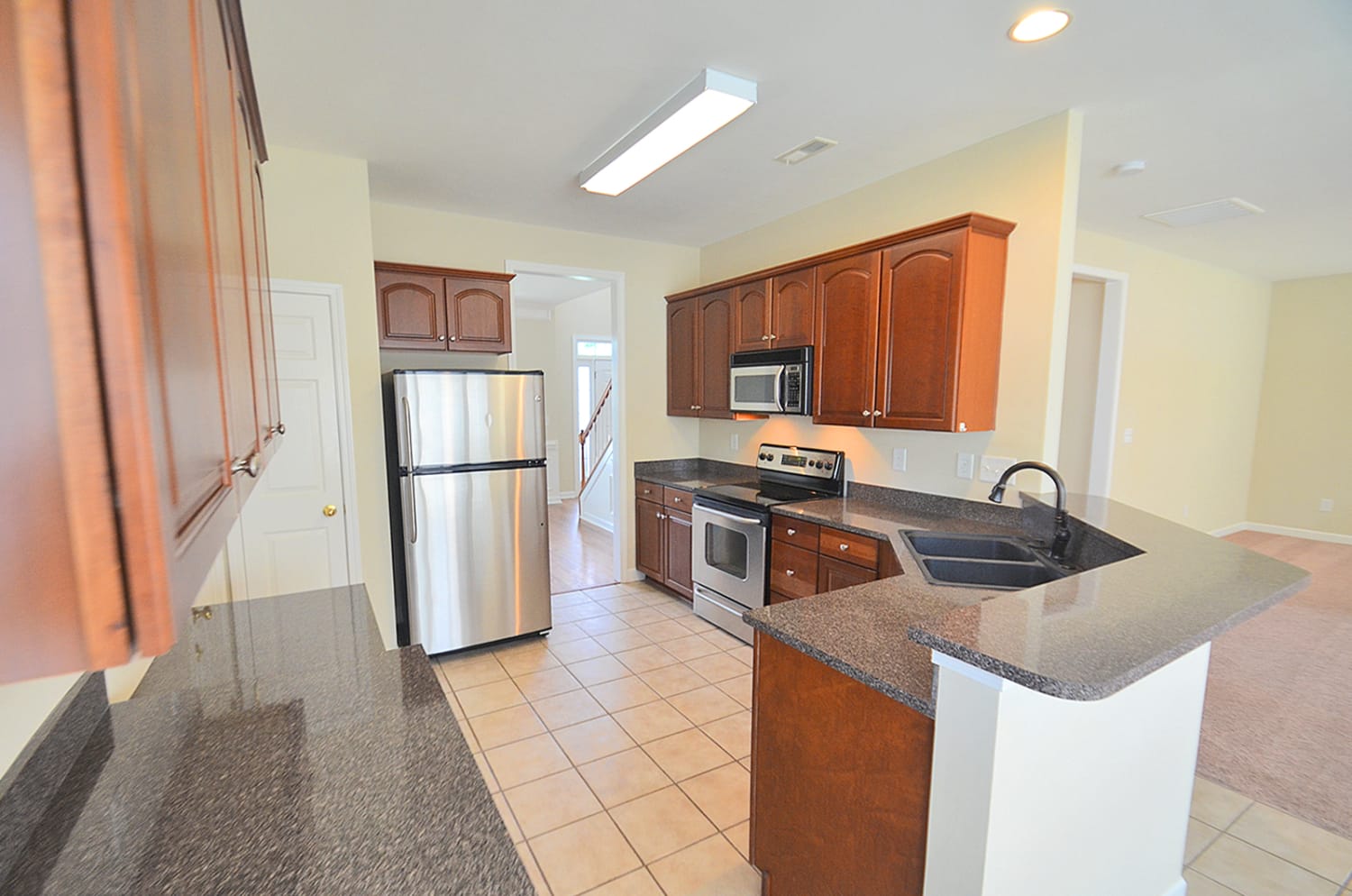 8502 Suttonview Dr photo 4