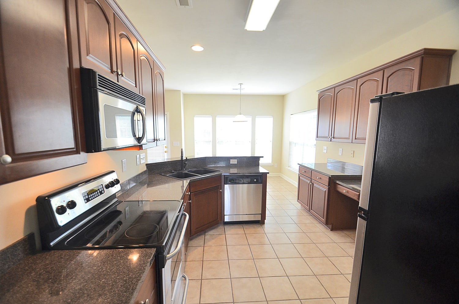 8502 Suttonview Dr photo 5